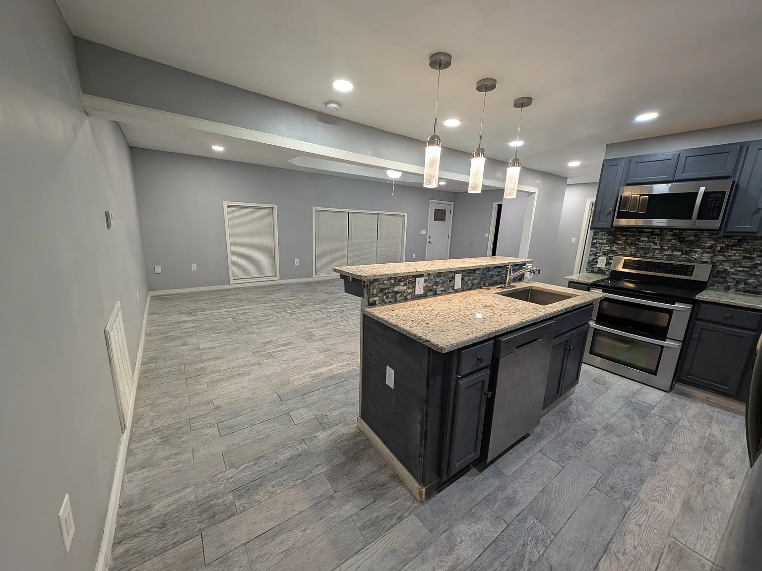 3 bed, 1586 sqft, $2,400 — Photo 3