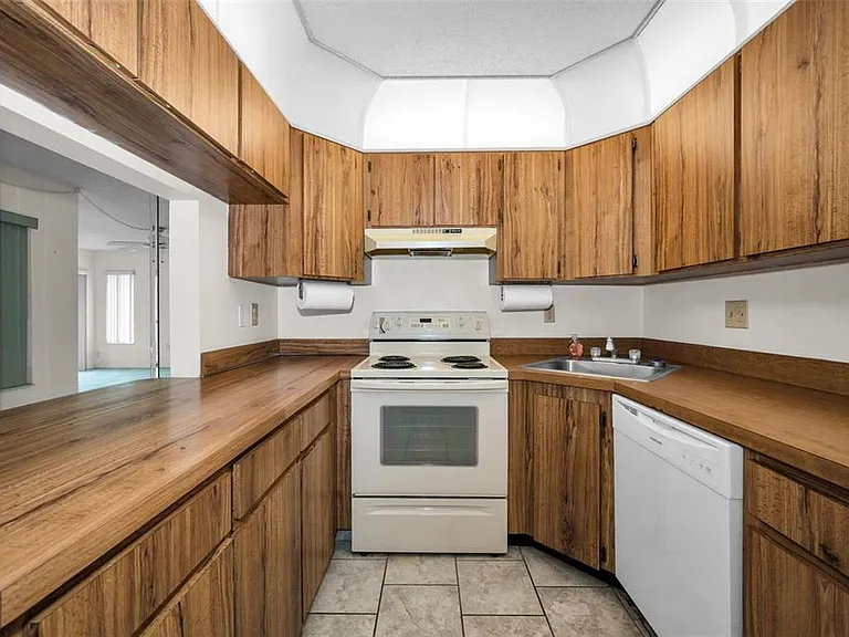 2687 Pine Ridge Way S #B2 — Photo 9