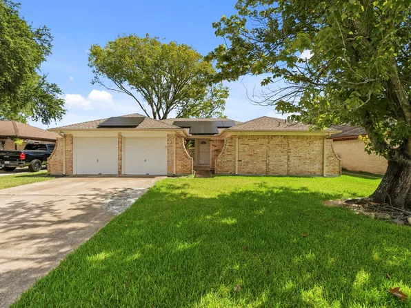 310 Windward Dr, League City, TX 77573