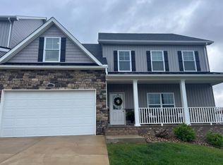 212 Red Oak Ln, Westover, WV 26501