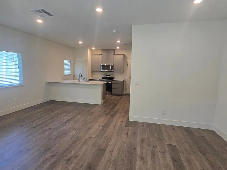 5854 Altitude St — Photo 9