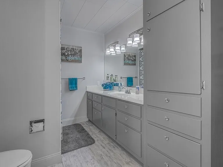 22 Winged Foot Dr — Photo 30