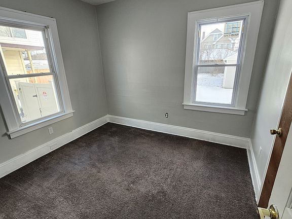 3rd image of 1553 E 204th St #1