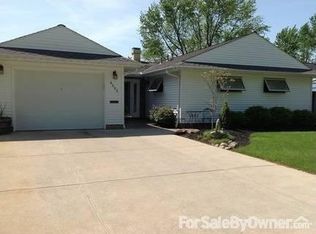 6666 Sherborn Rd, Parma Heights, OH 44130