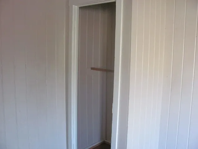 182 Brook St — Photo 9