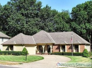 9549 Dearborn St, Overland Park, KS 66207