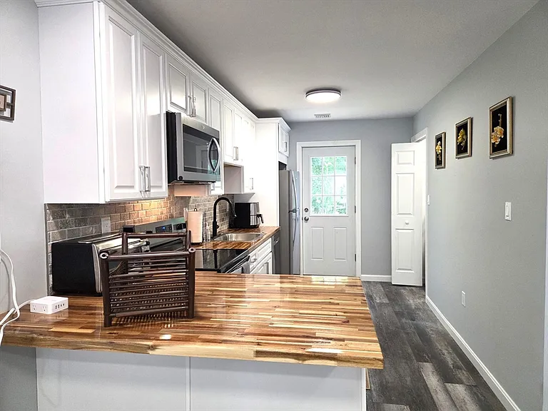 276 Sumner St #2 — Photo 5
