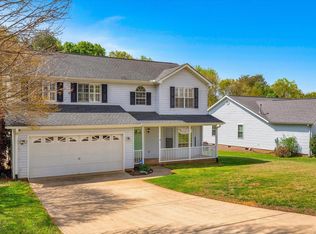 27 Michell Dr, Taylors, SC 29687