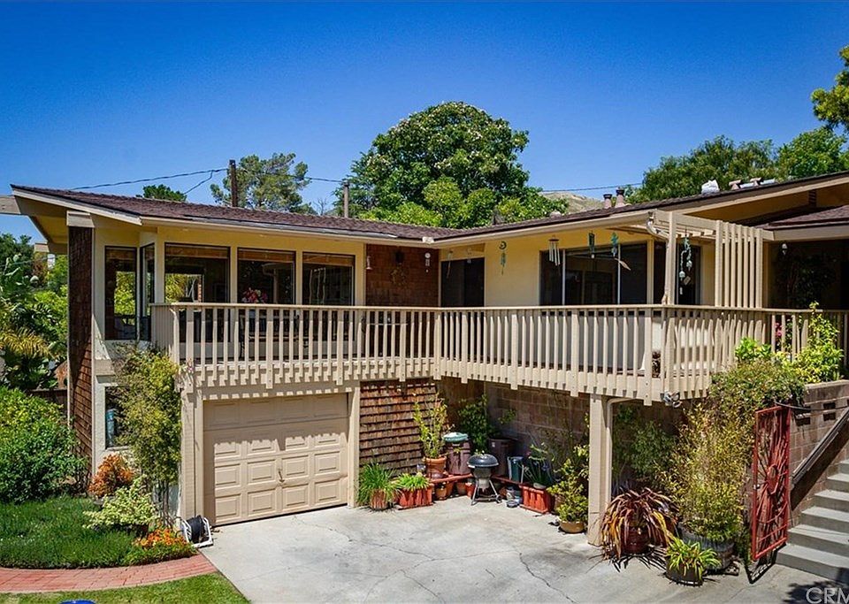 1st image of 300 Longview Ln