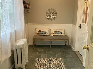 8030 Feddick Rd, Hamburg, NY 14075