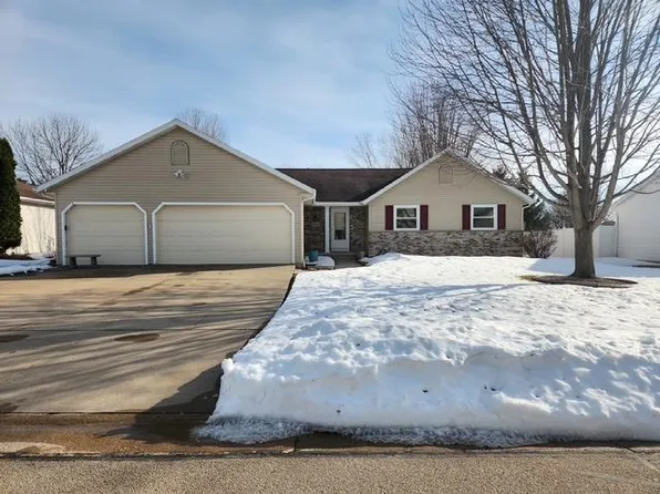 2003 Deer Haven Drive, Menasha, WI 54952