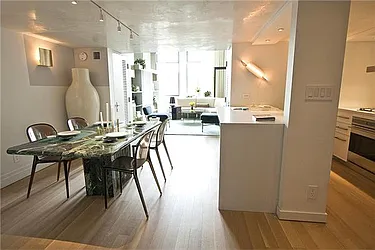 Rented by R New York