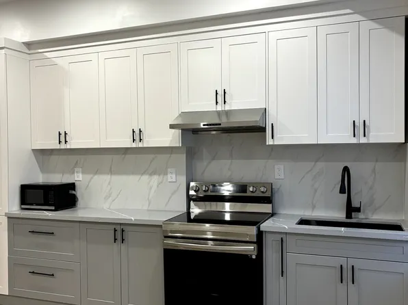 337 Mutual St #101, Toronto, ON M4Y 1X6