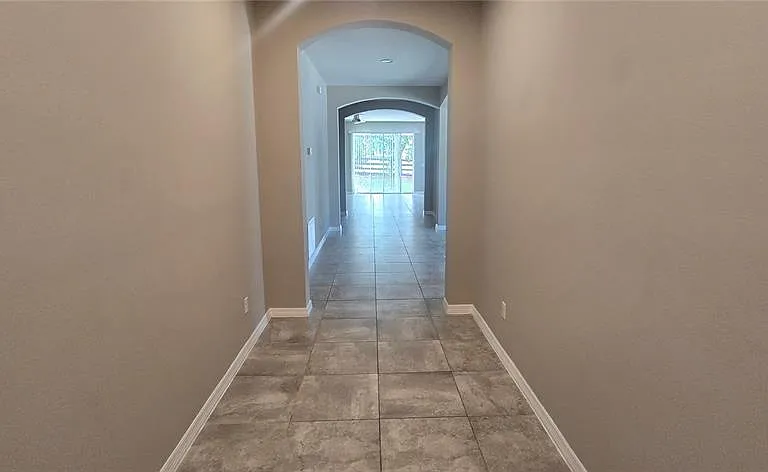 7564 Bishop Square Dr — Photo 11