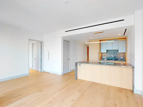 101 West 14th Street image 1 of 8