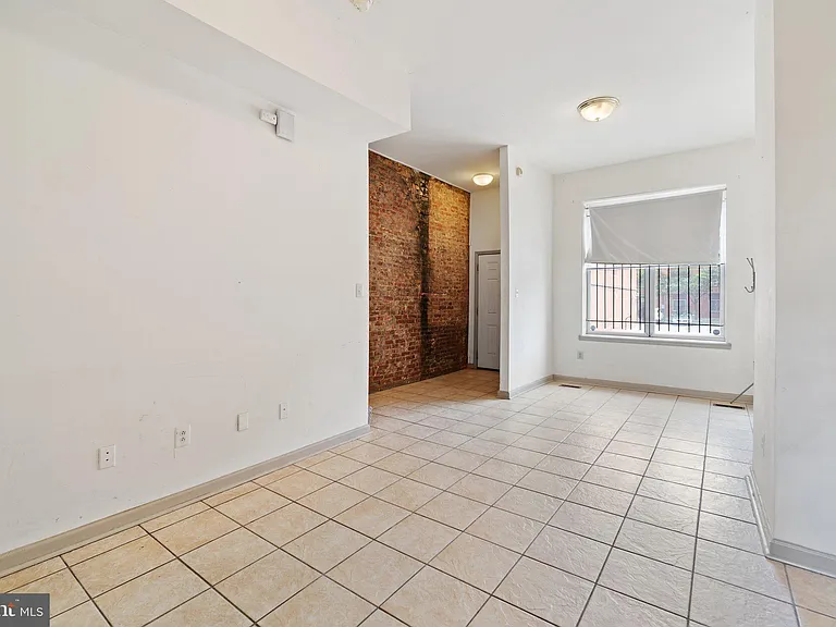 2116 N Carlisle St — Photo 6