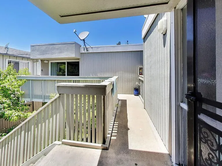 319 Poplar Ave #5 — Photo 21