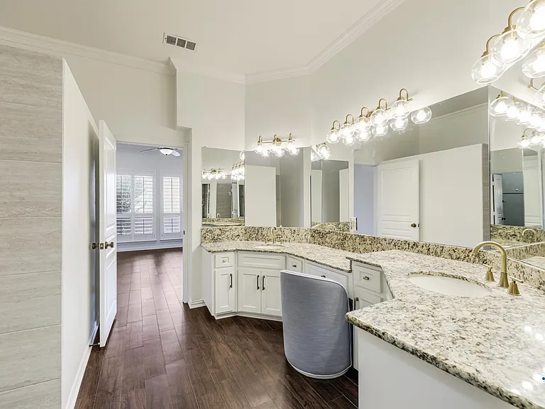 5619 Travis Dr — Photo 37