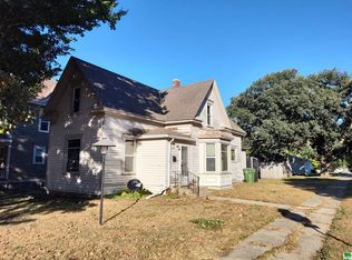 409 S 7th Ave, Rock Rapids, IA 51246