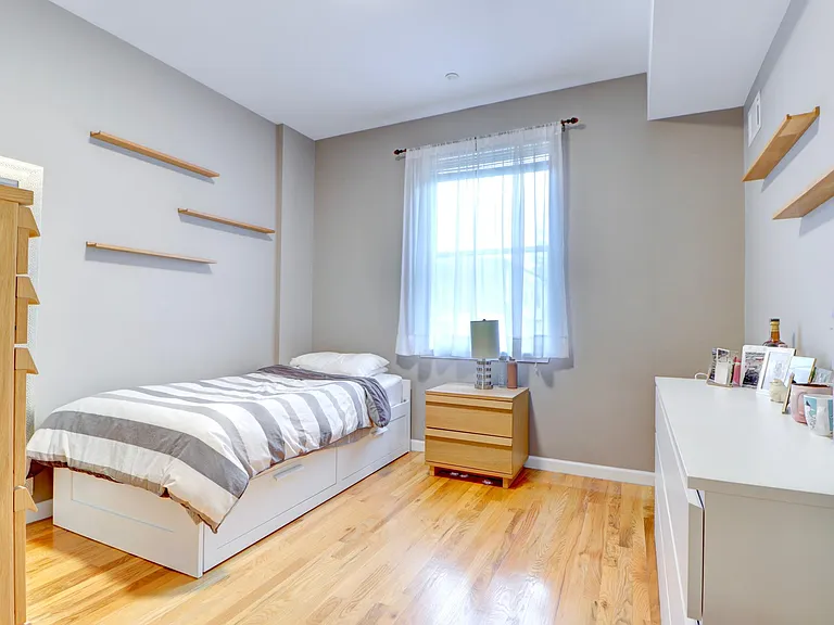 607 Onderdonk Ave #2 — Photo 13