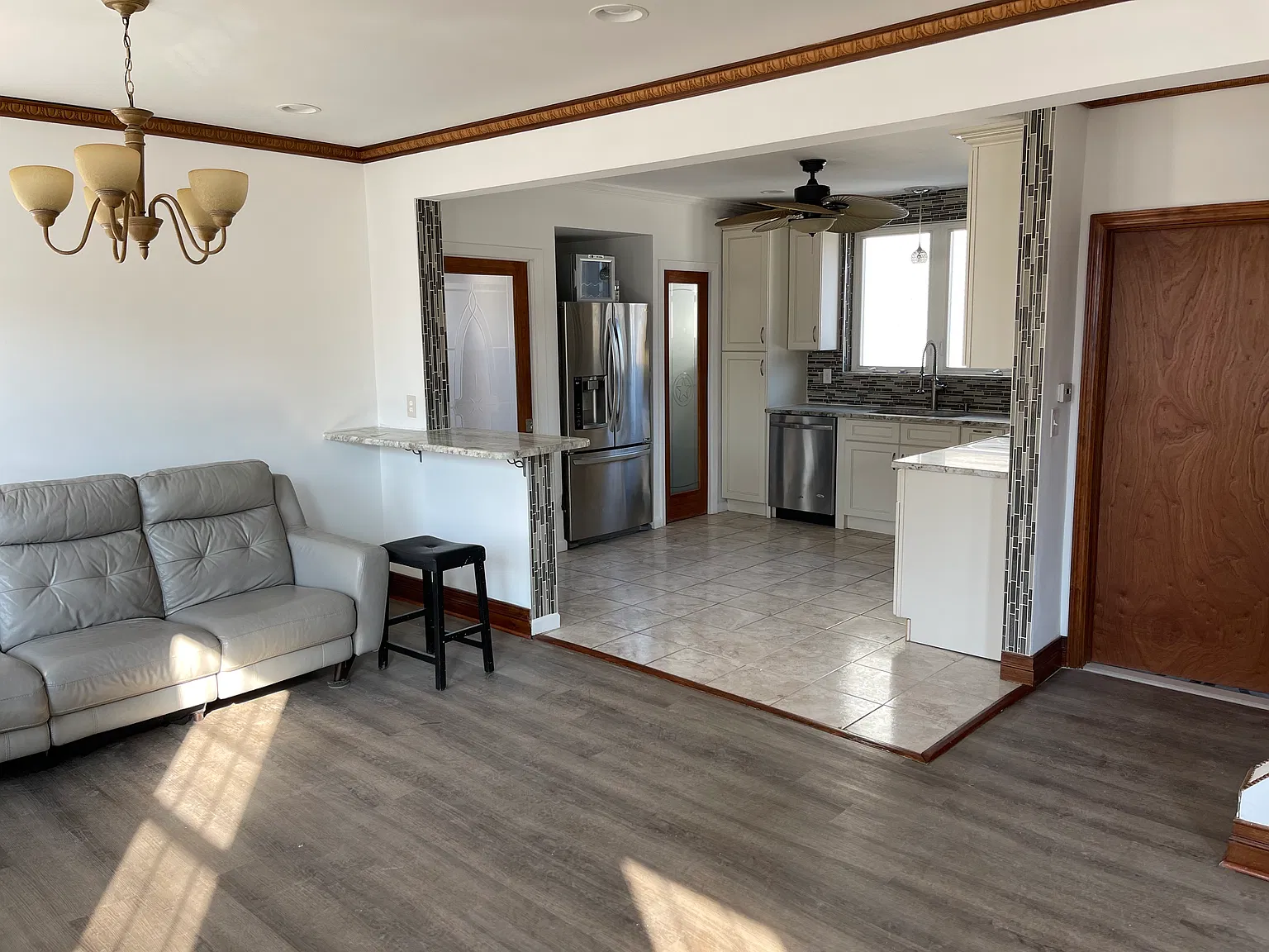 4 bed, 2100 sqft, $4,300 — Photo 4