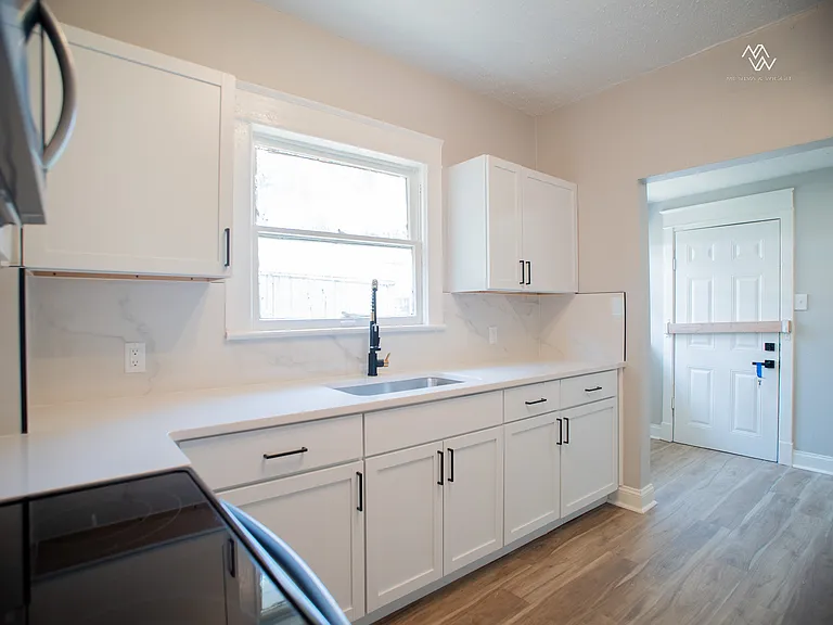 120 N Drury Ave — Photo 5