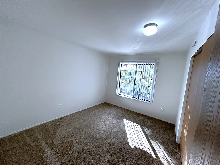 Thornridge Apartments — Photo 30