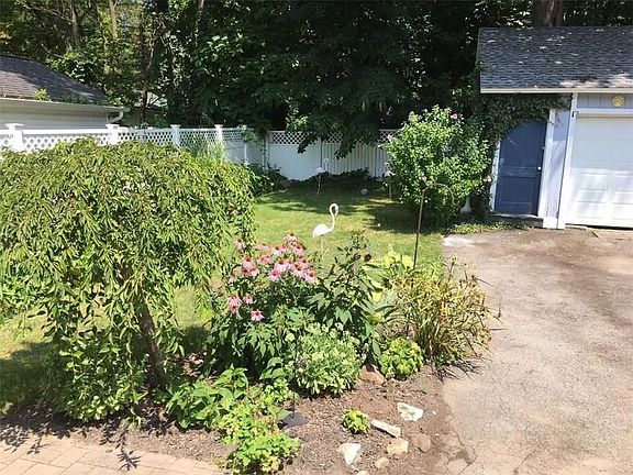 3rd image of 181 Park St