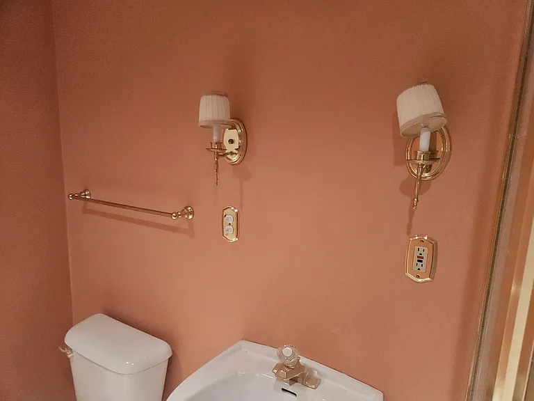 113 Lochview Dr — Photo 1