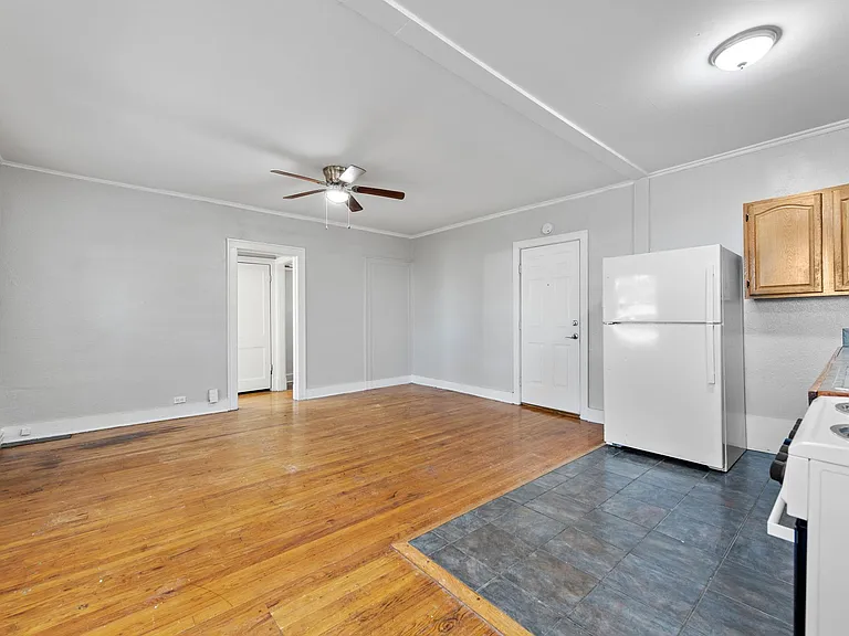 901 E Linwood Blvd — Photo 20