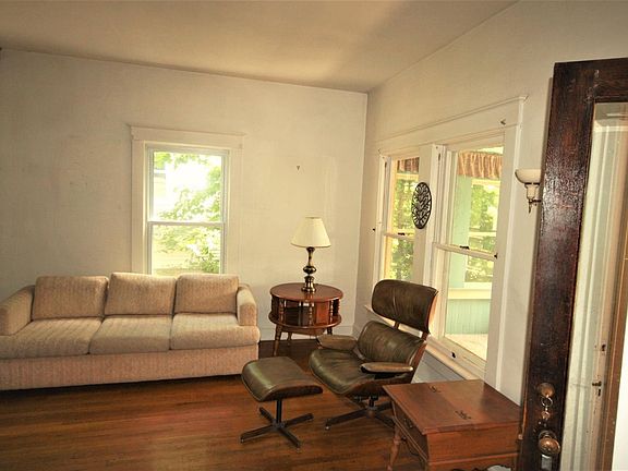 4th image of 7 Linden Ave