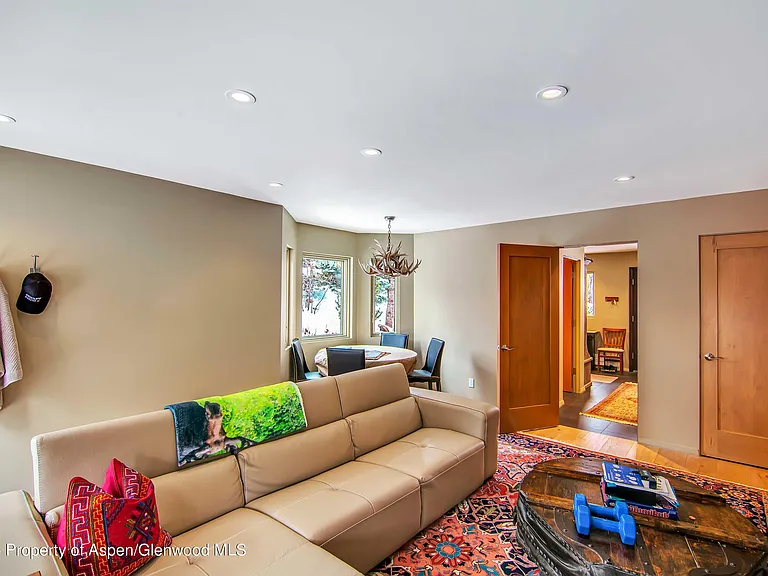 500 Fairway Dr — Photo 12