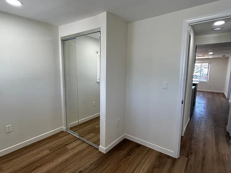 2764 Wilma St — Photo 14