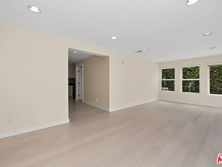 175 Barlock Ave — Photo 33