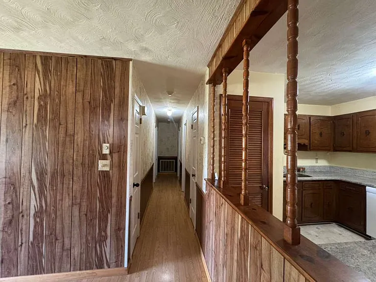 4221 Valley Cir — Photo 7