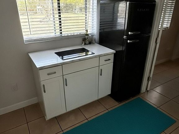 2nd image of 8148 Country Rd Unit 105