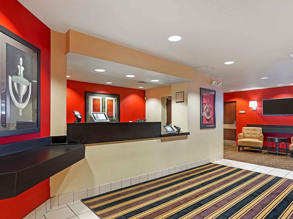Lobby and Guest Check-in