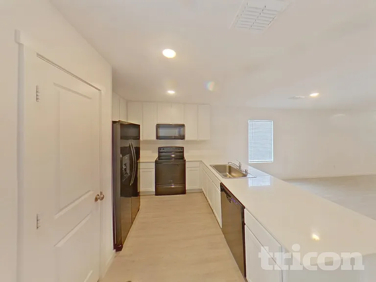 6751 Highlands St — Photo 6