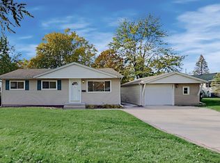 164 Fletcher Dr, Wheeling, IL 60090