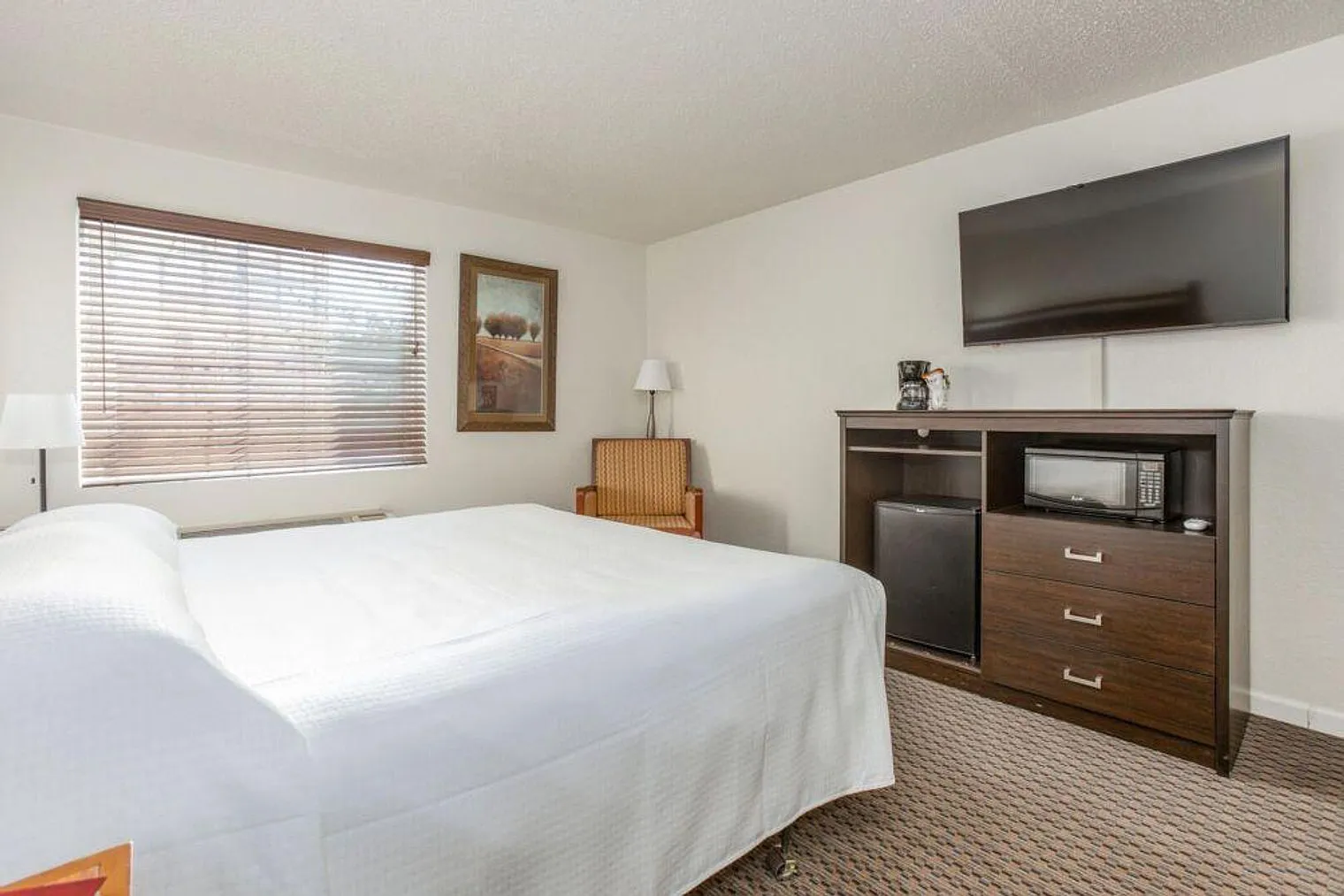 Studio, 1.0 bath, 398 sqft, $1,770 — Photo 2