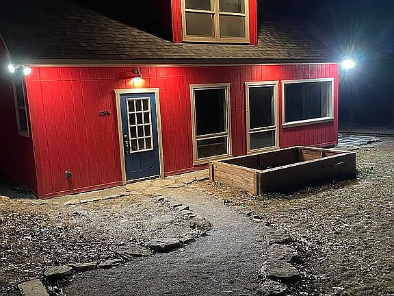2nd image of 8596 N Cedar Ct