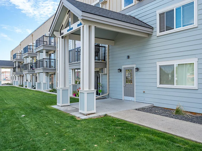 Sunset Apartments | Exterior Building
