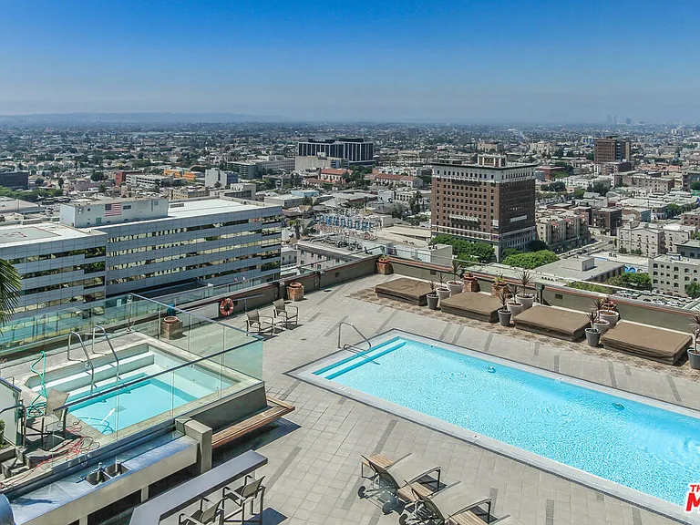 1100 Wilshire Blvd #1805 — Photo 8