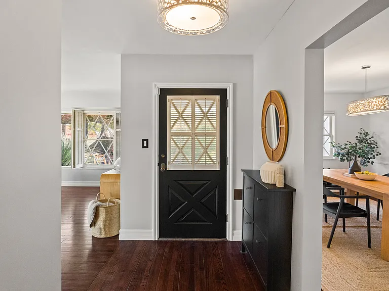 6213 S Corning Ave — Photo 31