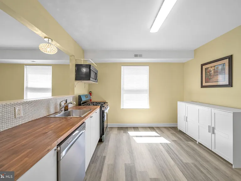 2712 Sherman Ave NW — Photo 4