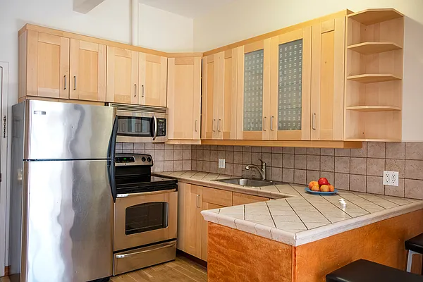 Rented by Easy Rental LLC | media 55