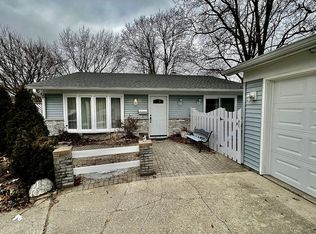 138 Circle Dr W, Montgomery, IL 60538