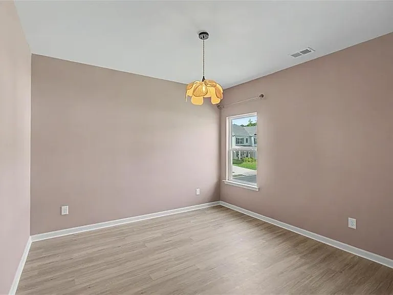 514 Denton Dr — Photo 23