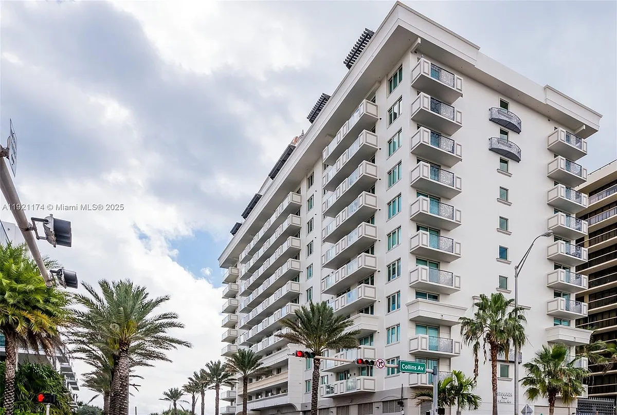 Building Photo - 9499 Collins Ave #Penthouse 02