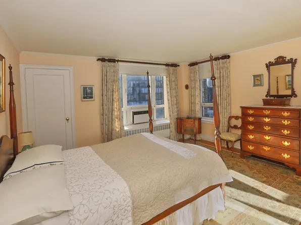 2 Beekman Place image 14 of 17